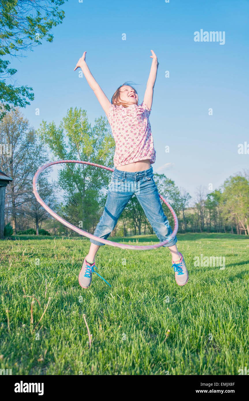 Niña jugando con hula hoop: fotografía de stock © doupix #27205859