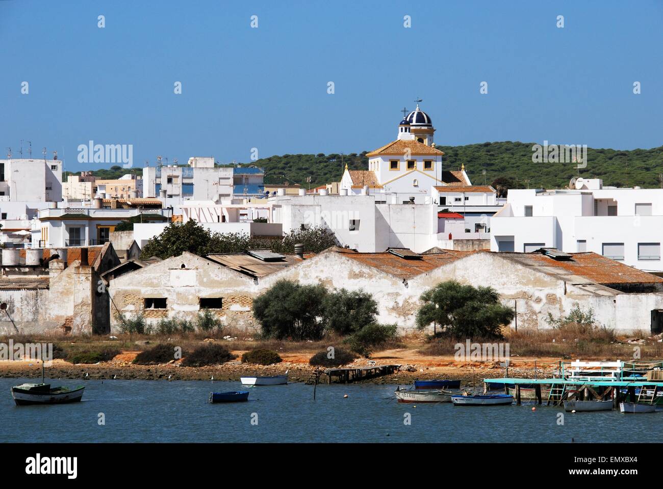 Vista de la ciudad, cruzando el río Barbate, Barbate, Cádiz, Andalucía,  España, Europa Occidental Fotografía de stock - Alamy