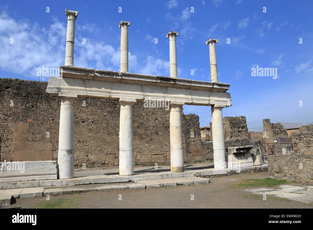 Foro colonnade, Pompeya, Italia. Foto de stock