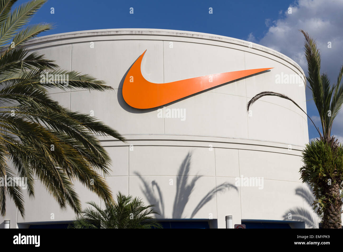 Signo de Nike en Orlando Premium Outlet Shopping Mall en Vineland, Orlando,  Florida, EE.UU Fotografía de stock - Alamy