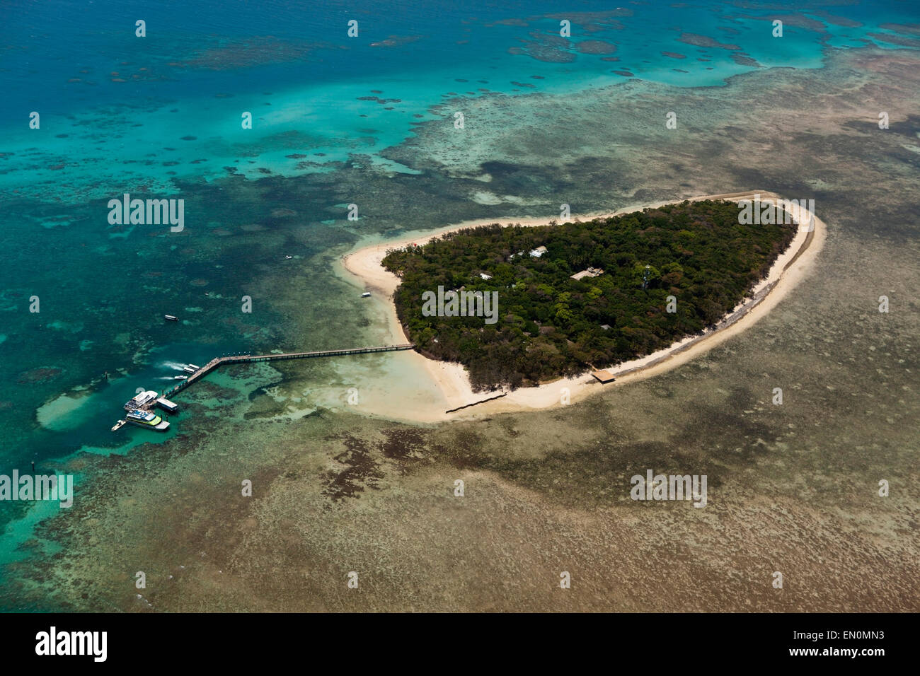 Vista aérea de la Isla Verde, la Gran Barrera de Coral, Queensland, Australia Foto de stock