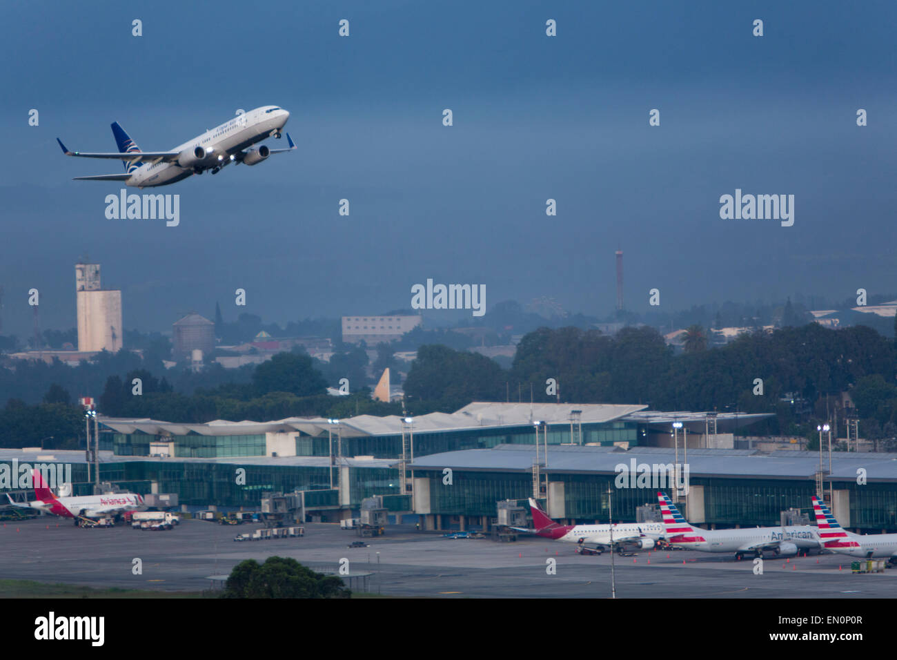 Aeropuerto la aurora fotografías e imágenes de alta resolución Alamy