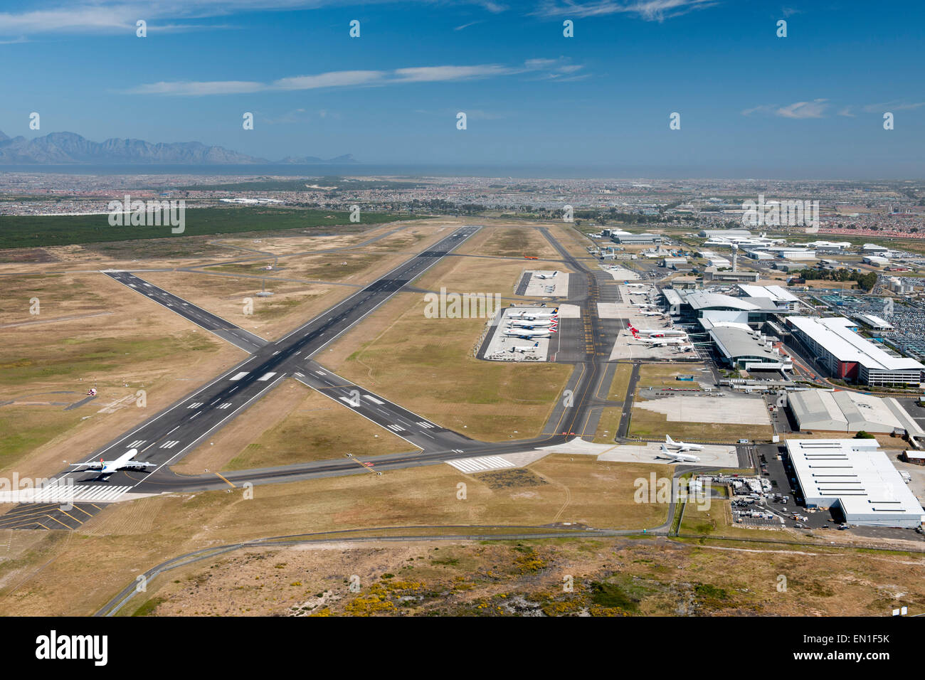 Vista aérea del aeropuerto internacional de Ciudad del Cabo, Sudáfrica. Foto de stock
