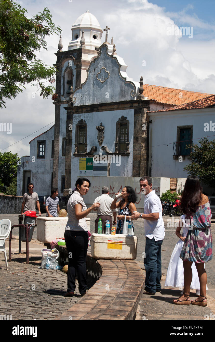 Olinda, Recife, Pernambuco, Brasil, el mercado delante de la misericordia de Nossa Senhora da Luz alta da Misericordia Ladeira da Miseric Foto de stock