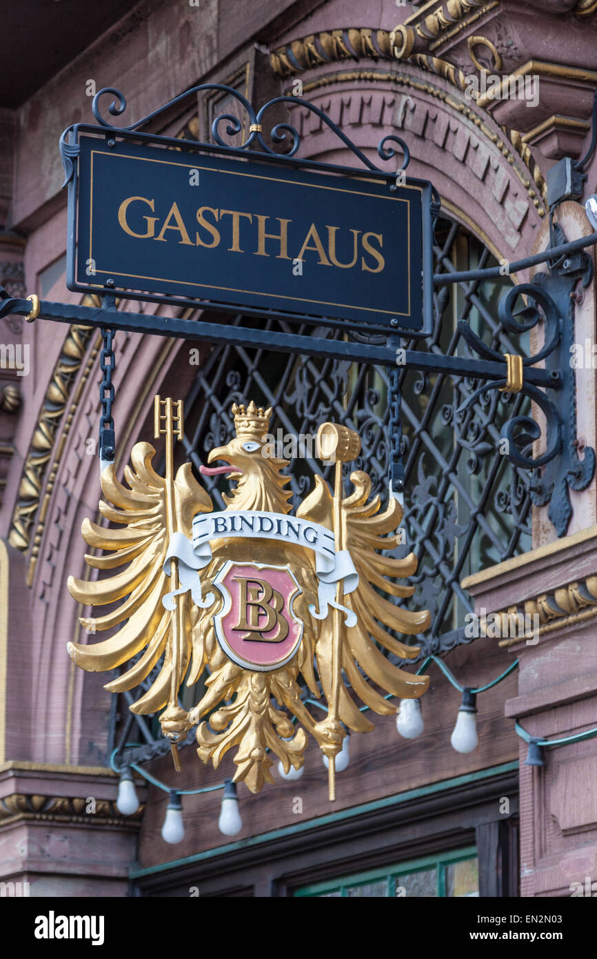 El Gasthaus - alemán guesthouse en el centro histórico de Frankfurt, Alemania Foto de stock