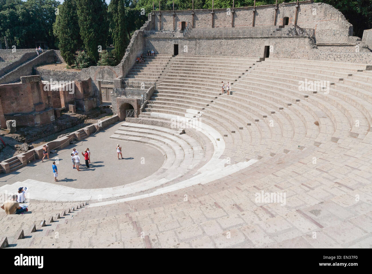 Teatro Grande, el teatro grande, di Pompei Scavi, ruinas de Pompeya, Pompeya, Nápoles, Campania, Italia Foto de stock