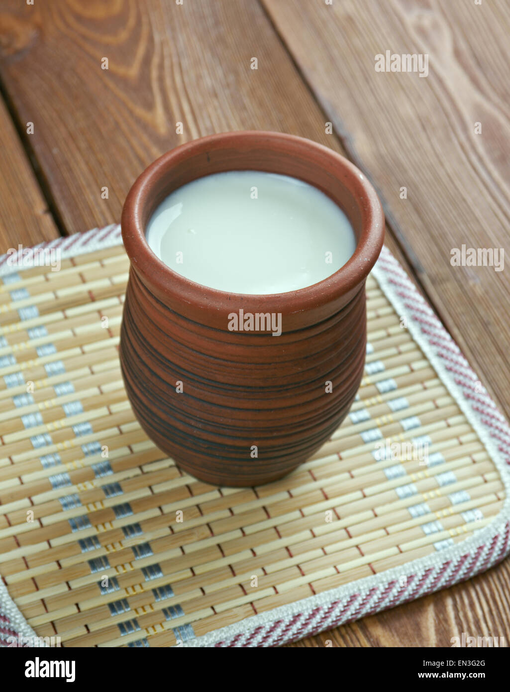 Ayran. Yogures turco tradicional bebida. Foto de stock