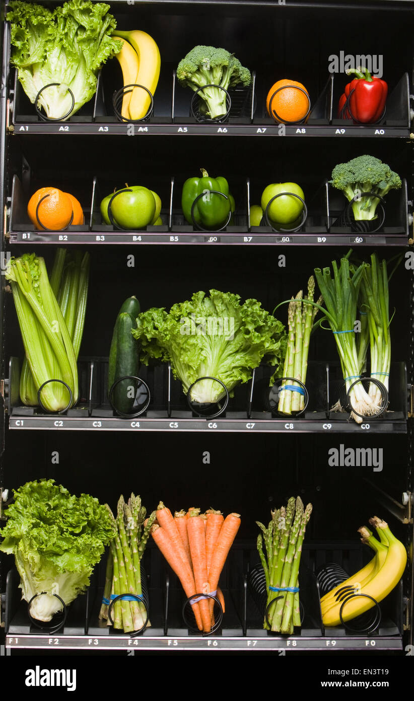 Vending machine fruit fotografías e imágenes de alta resolución - Alamy