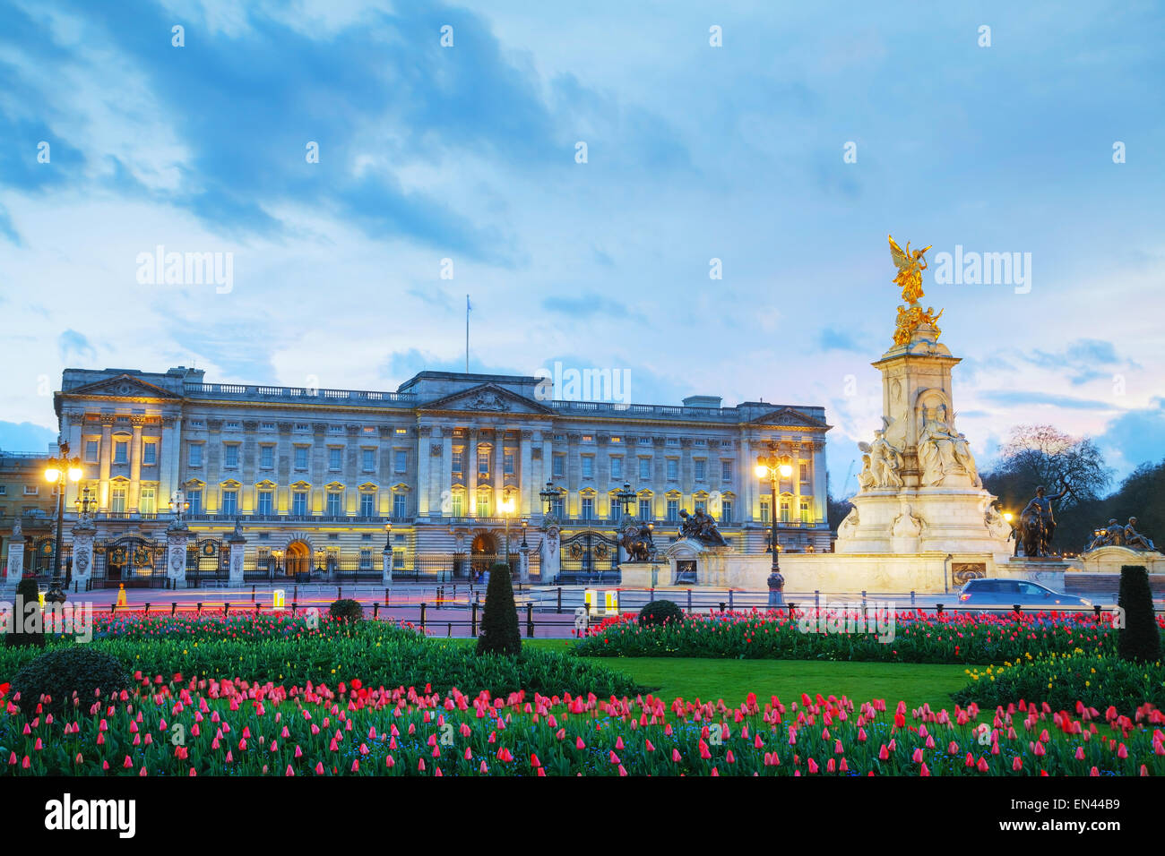 Buckingham Palace en Londres, Gran Bretaña al atardecer Foto de stock