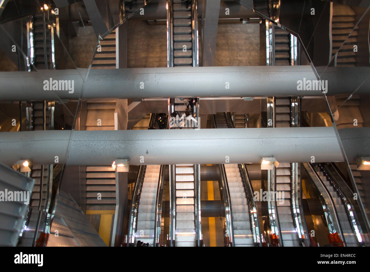 Estación de tren y metro de Garibaldi, Nápoles Fotografía de stock Alamy
