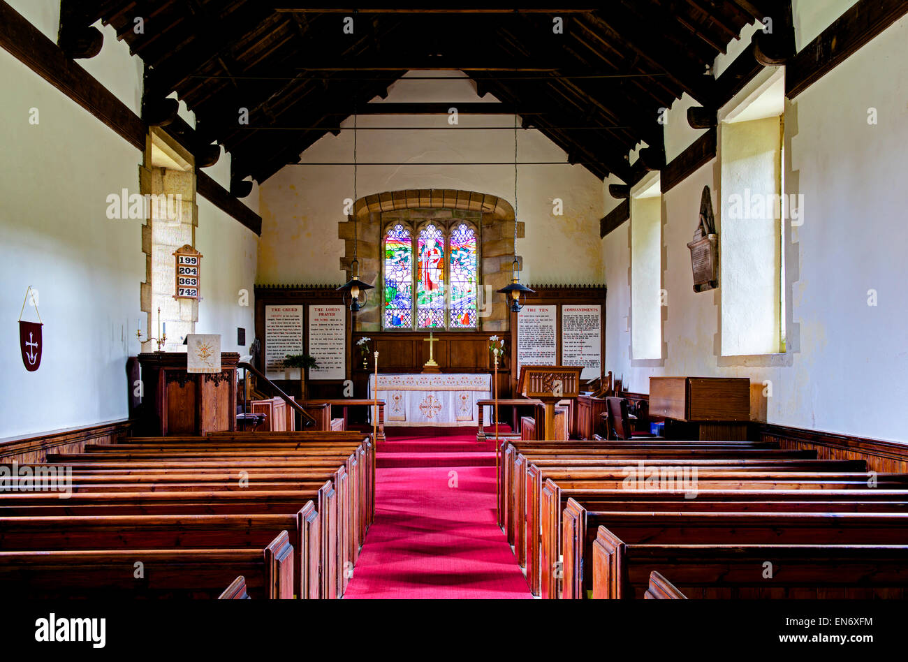 Interior de la Iglesia de Santa María, Muker, Swaledale, Yorkshire Dales National Park, North Yorkshire, Inglaterra Foto de stock
