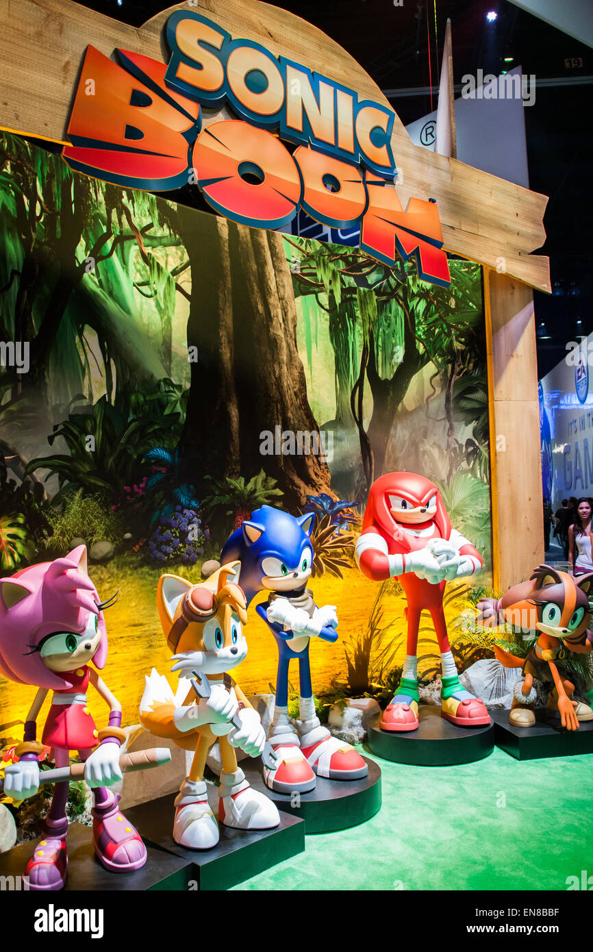 La pantalla de Sonic the Hedgehog y sus amigos de el video juego de Sonic  Boom en el 2014 Expo E3 en Los Ángeles Fotografía de stock - Alamy