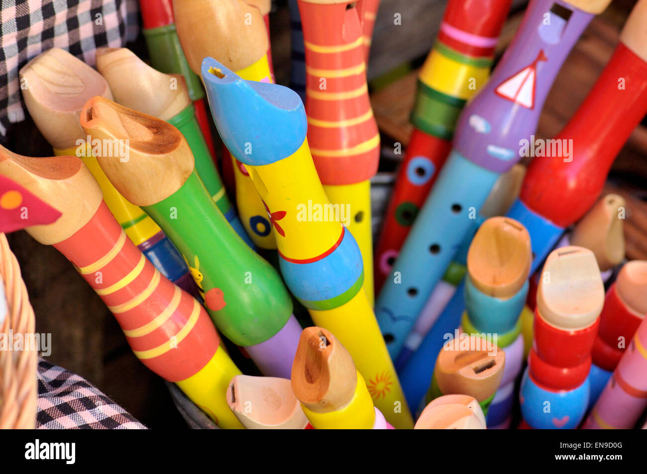 Flautas de colores fotografías e imágenes de alta resolución Alamy