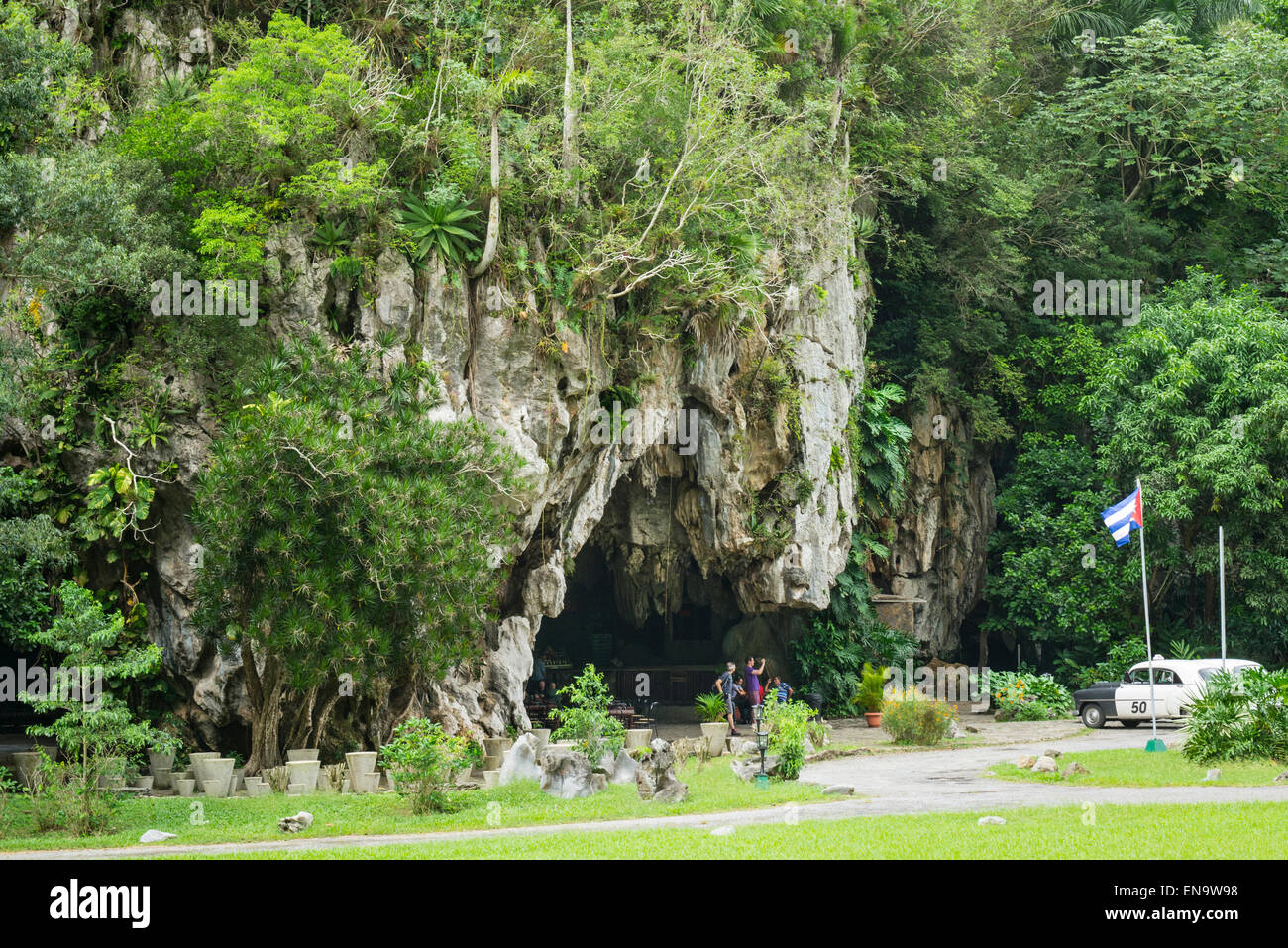 Cuba Valle Viñales Palenque de los Cimmarrones entrada cuevas cueva