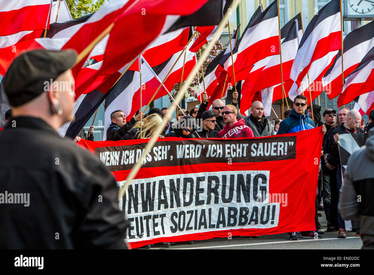 Demostración del derechista Partido neonazi 'Die Rechte', un primero de mayo, en Essen, Alemania, Foto de stock