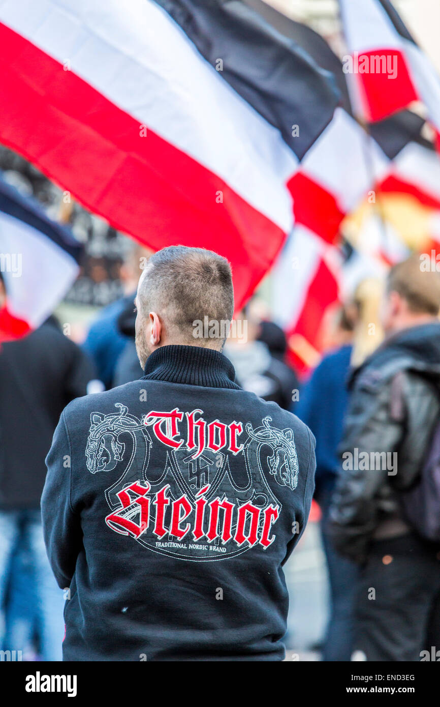 Demostración del derechista Partido neonazi 'Die Rechte', un primero de mayo, en Essen, Alemania, Foto de stock