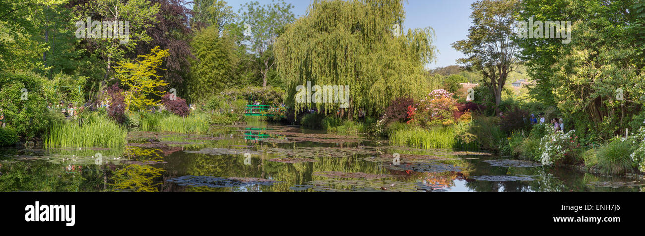 Vista panorámica de los jardines de Monet en Giverny, Francia Foto de stock