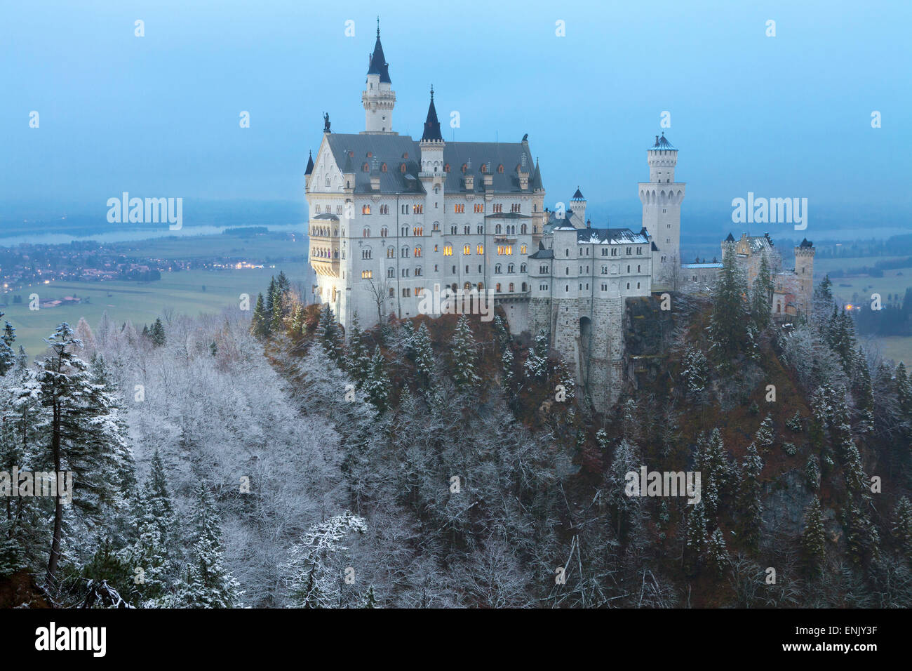 El castillo de Neuschwanstein en invierno, Fussen, Baviera, Alemania, Europa Foto de stock