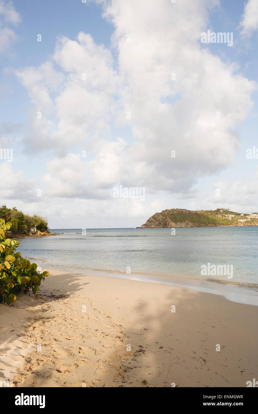Playa de arena, Antigua Foto de stock