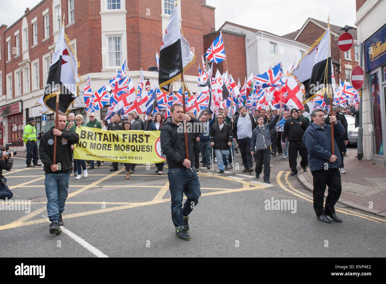 Gran Bretaña primero - un partido político nacionalista de extrema derecha - demostrar en Dudley, West Midlands, Reino Unido Foto de stock