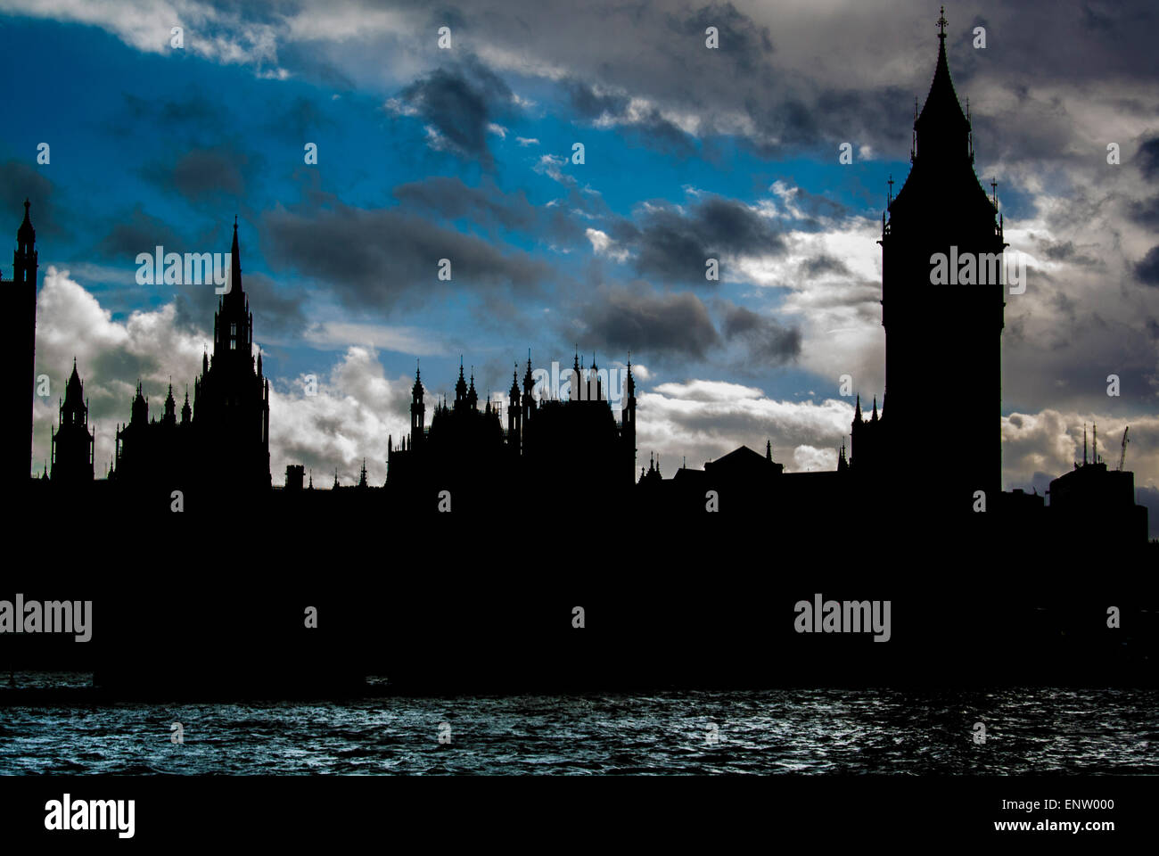 Las casas del parlamento, Westminster, London, Silueta Foto de stock