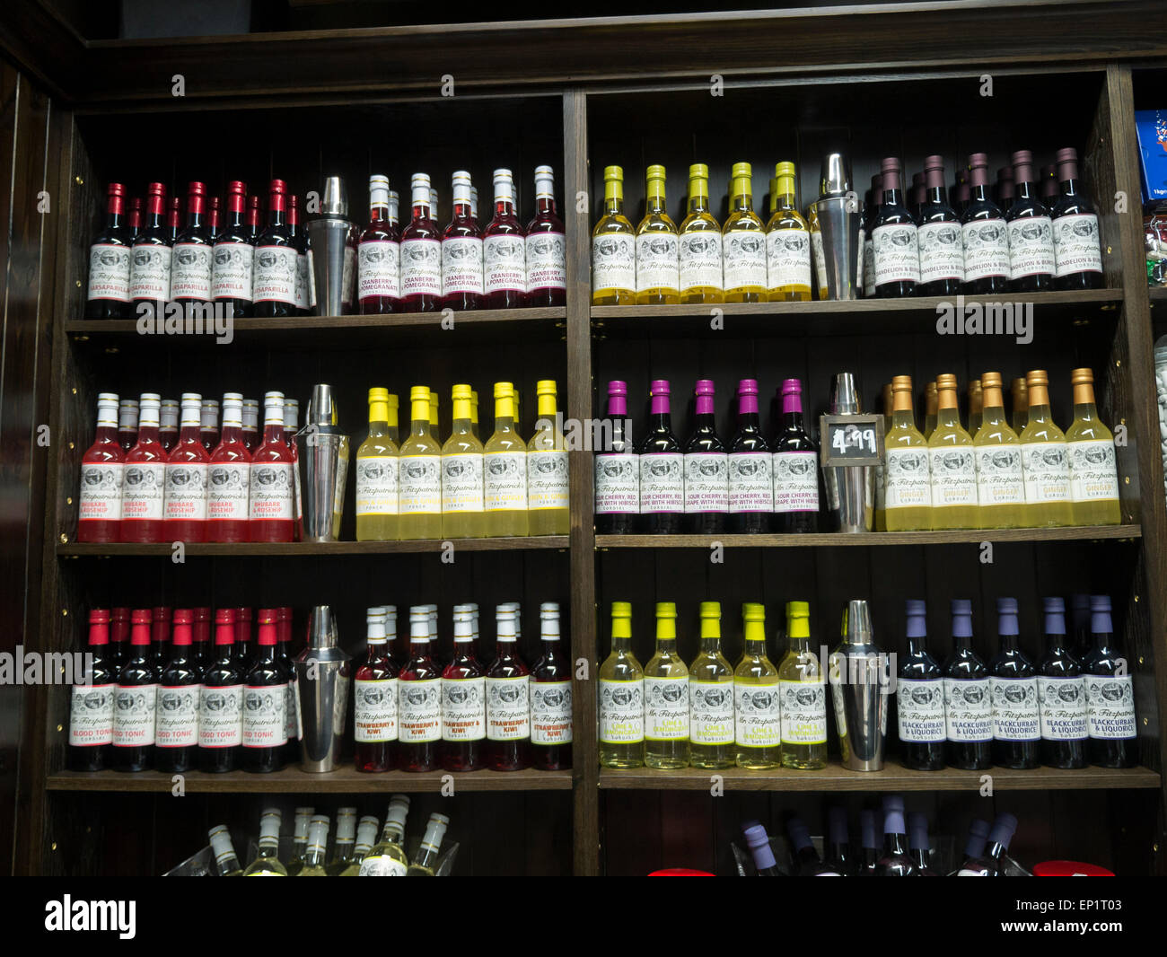 Señor Fitzpatricks Cordial no alcohólica en una tienda en Harrogate Foto de stock
