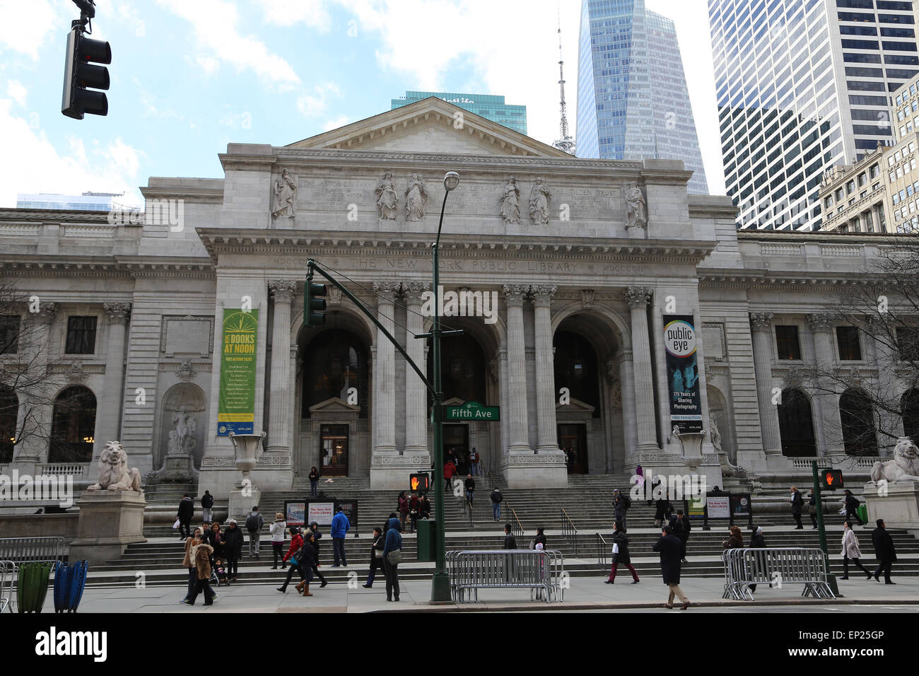 Estados Unidos. La Ciudad de Nueva York. La Biblioteca Pública de Nueva York Bracnh principal. Lower Manhattan. Fachada. Exterior. Foto de stock