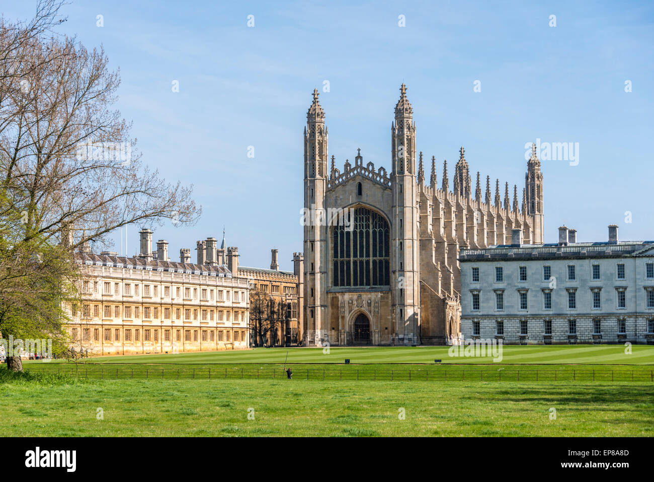 La capilla de King's College, Universidad de Cambridge visto desde la espalda, siendo la parte trasera de los colegios. Foto de stock