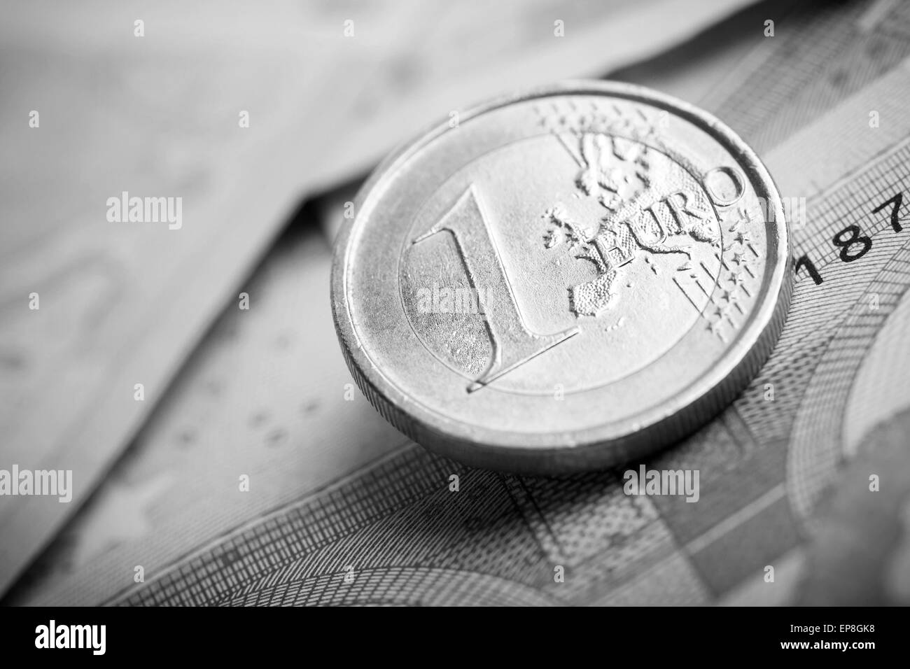 Euro dinero: acercamiento de los billetes y monedas Foto de stock