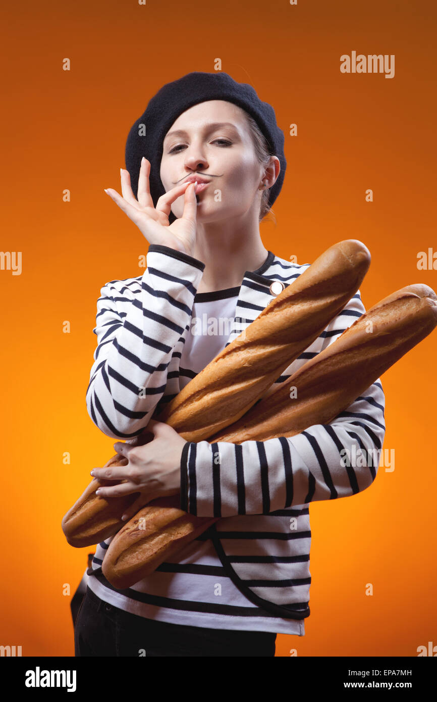 Retrato Da Menina Apaixonado Que Come O Bacon Do Queijo Imagem de Stock -  Imagem de adulto, forma: 56160175