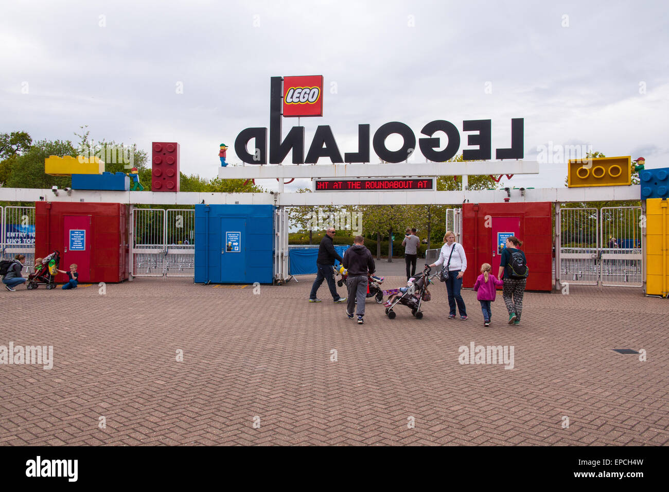 Puerta de entrada a Legoland Windsor, Londres, Inglaterra, Reino Unido. Foto de stock