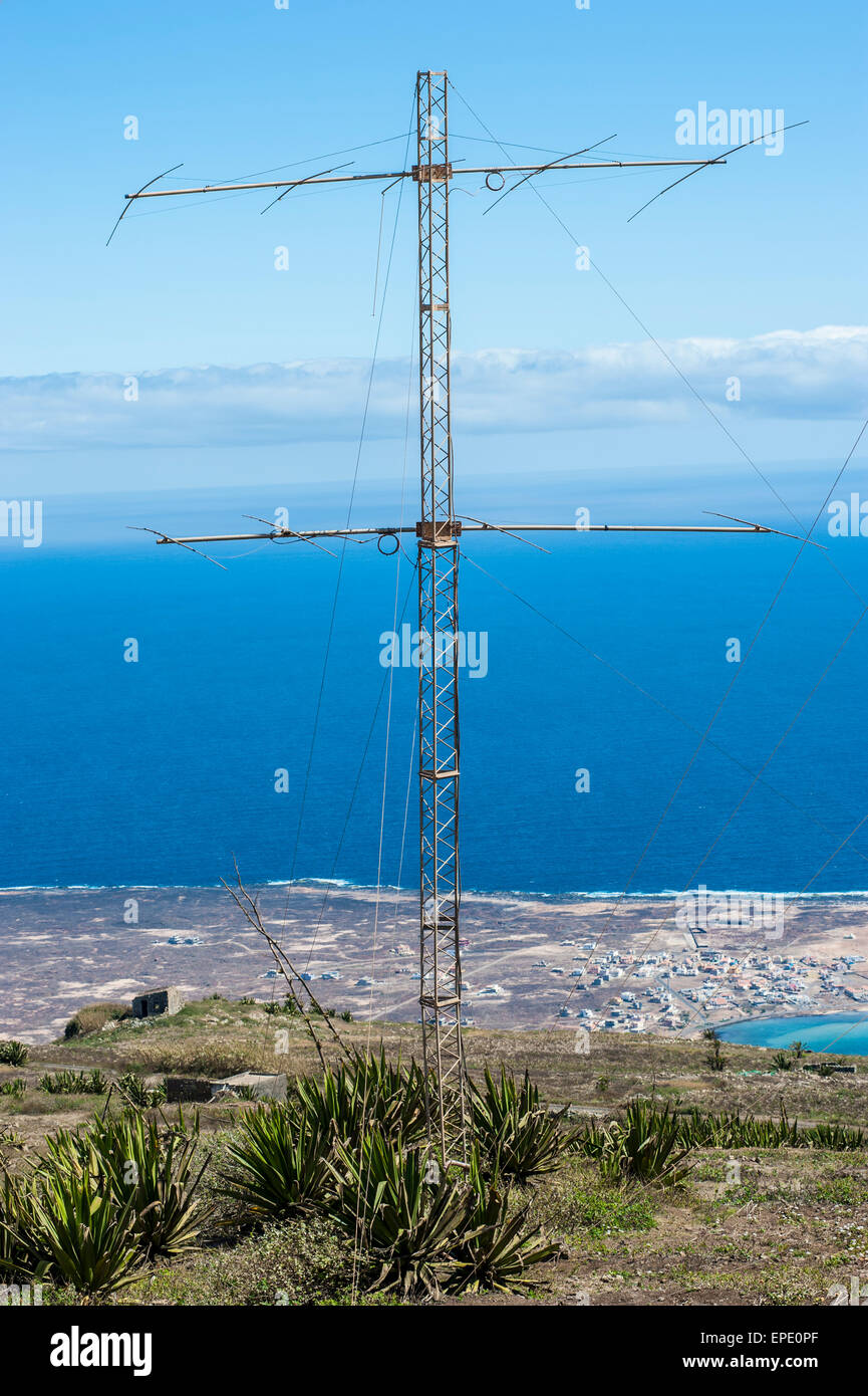 Estación de Radio Amateur en la cima del Monte Verde, a 750 m a.s.l en la  isla de Sao Vicente, Cabo Verde archipiélago en el Océano Atlántico  Fotografía de stock - Alamy