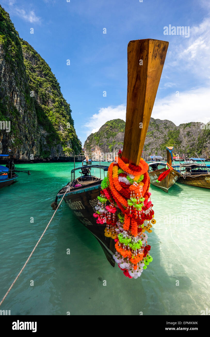 Asia. Tailandia. Koh Phi Phi Island. Bote de cola larga. Foto de stock
