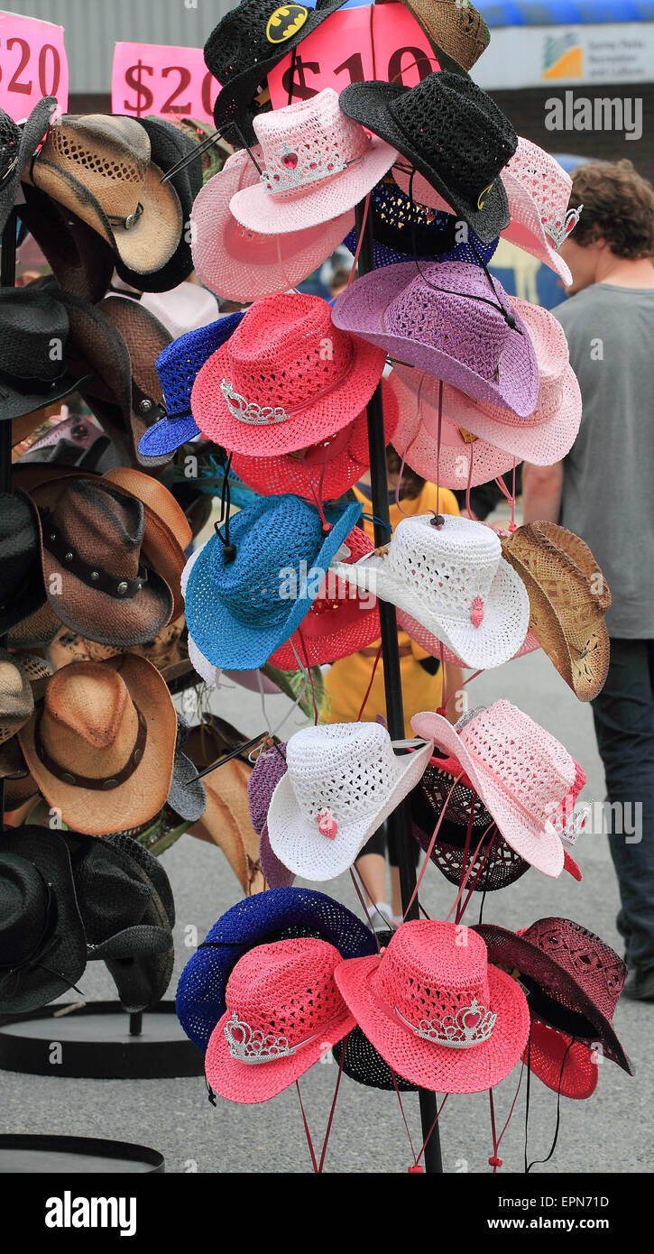 Sombrero de vaquero rosa fotografías e imágenes de alta resolución - Alamy