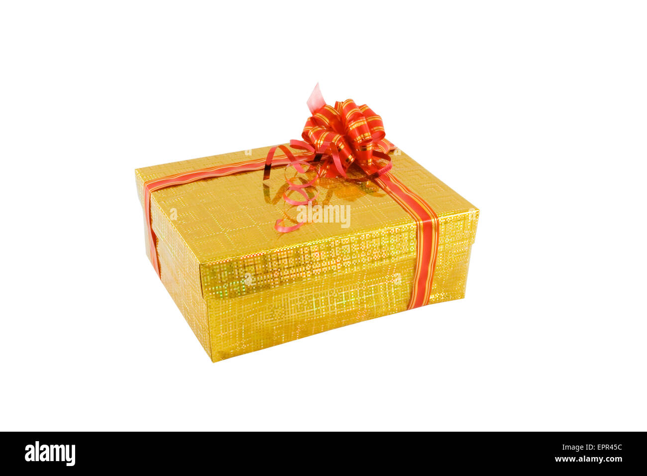 Caja de regalo amarillo aislado en el blanco Foto de stock