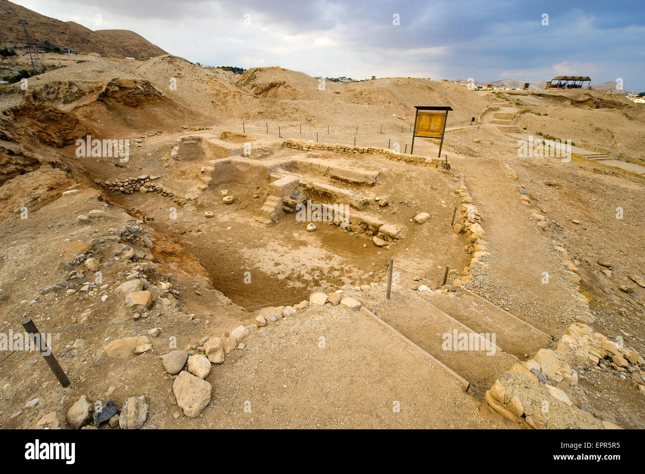 Antiguas ruinas y restos en Tell es-Sultan mejor conocido como Jericó, la ciudad más antigua en el mundo Foto de stock