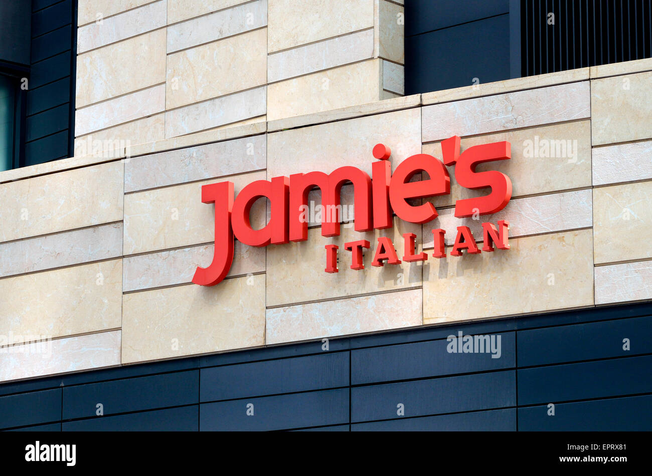 Londres, Inglaterra, Reino Unido. Jamie's Italian restaurant (Jamie Oliver) en Canary Wharf Foto de stock