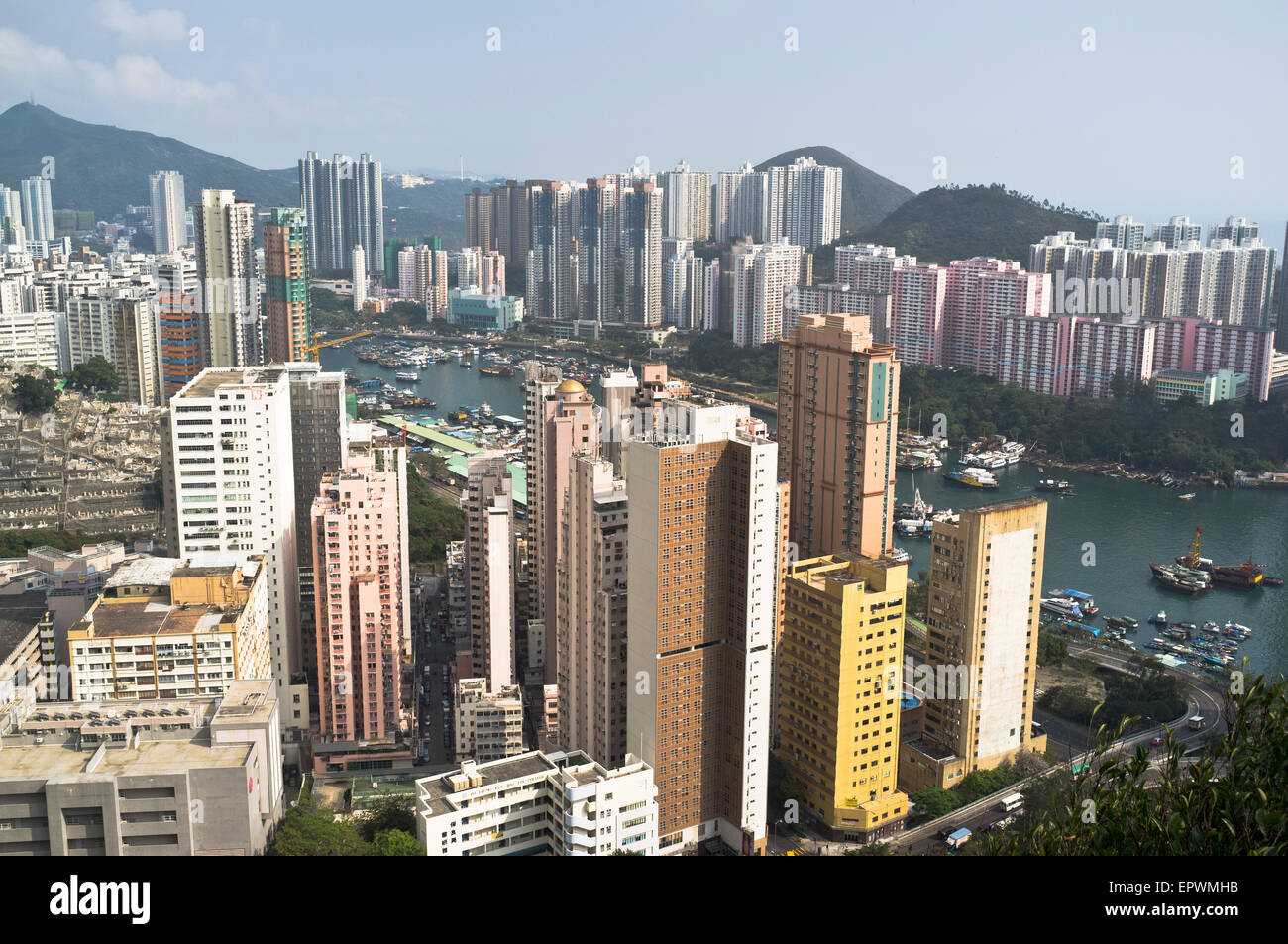 Dh Tin Wan ABERDEEN Apartamentos Vista de rascacielos de Hong Kong El Puerto de Aberdeen y Ap Lei Chau edificios denso Foto de stock