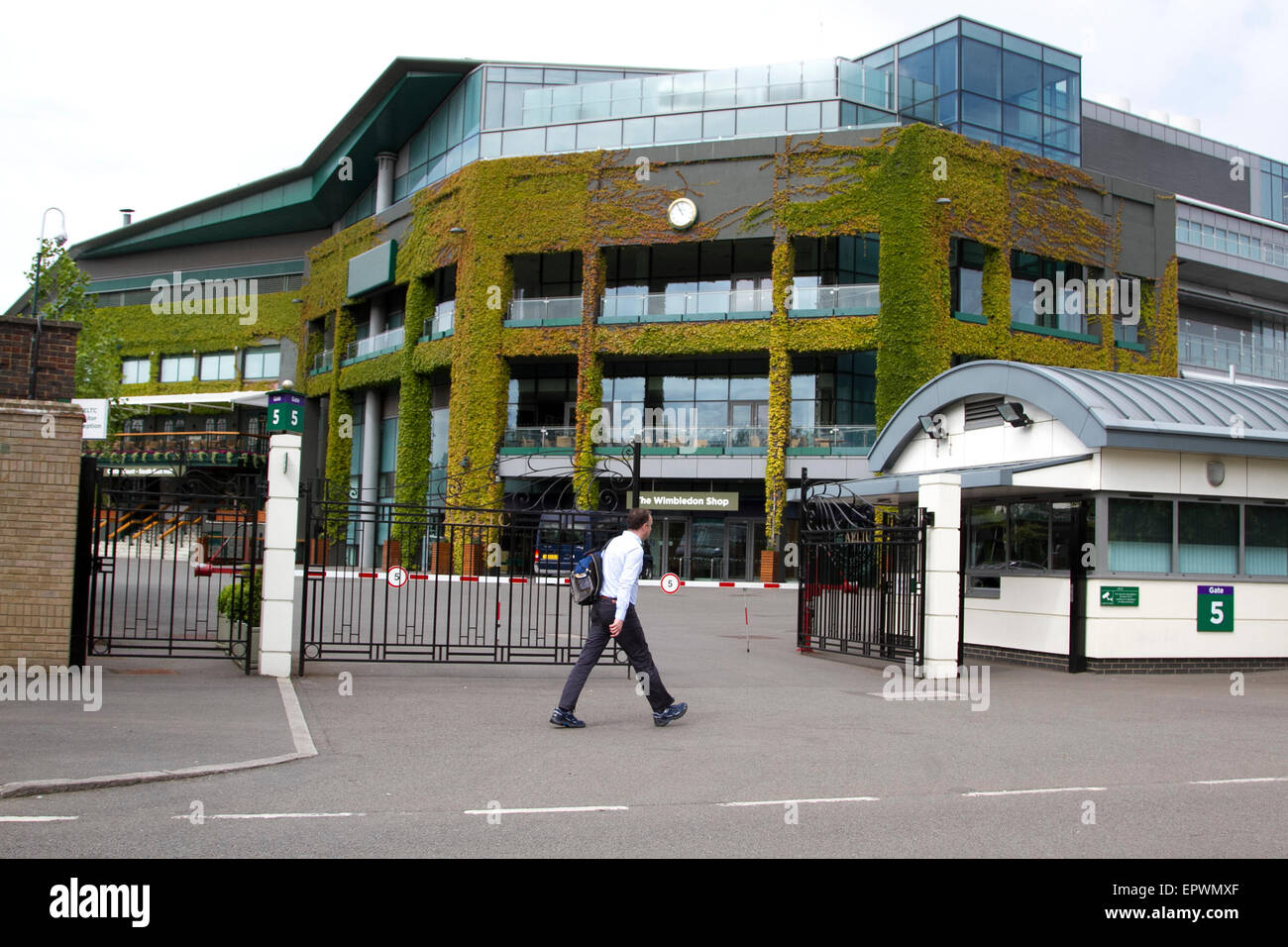 Wimbledon en Londres, Reino Unido. 22 de mayo de 2015. Preparación con cinco semanas hasta el inicio de los campeonatos de Wimbledon 2015 el 29 de junio de crédito: amer ghazzal/Alamy Live News Foto de stock