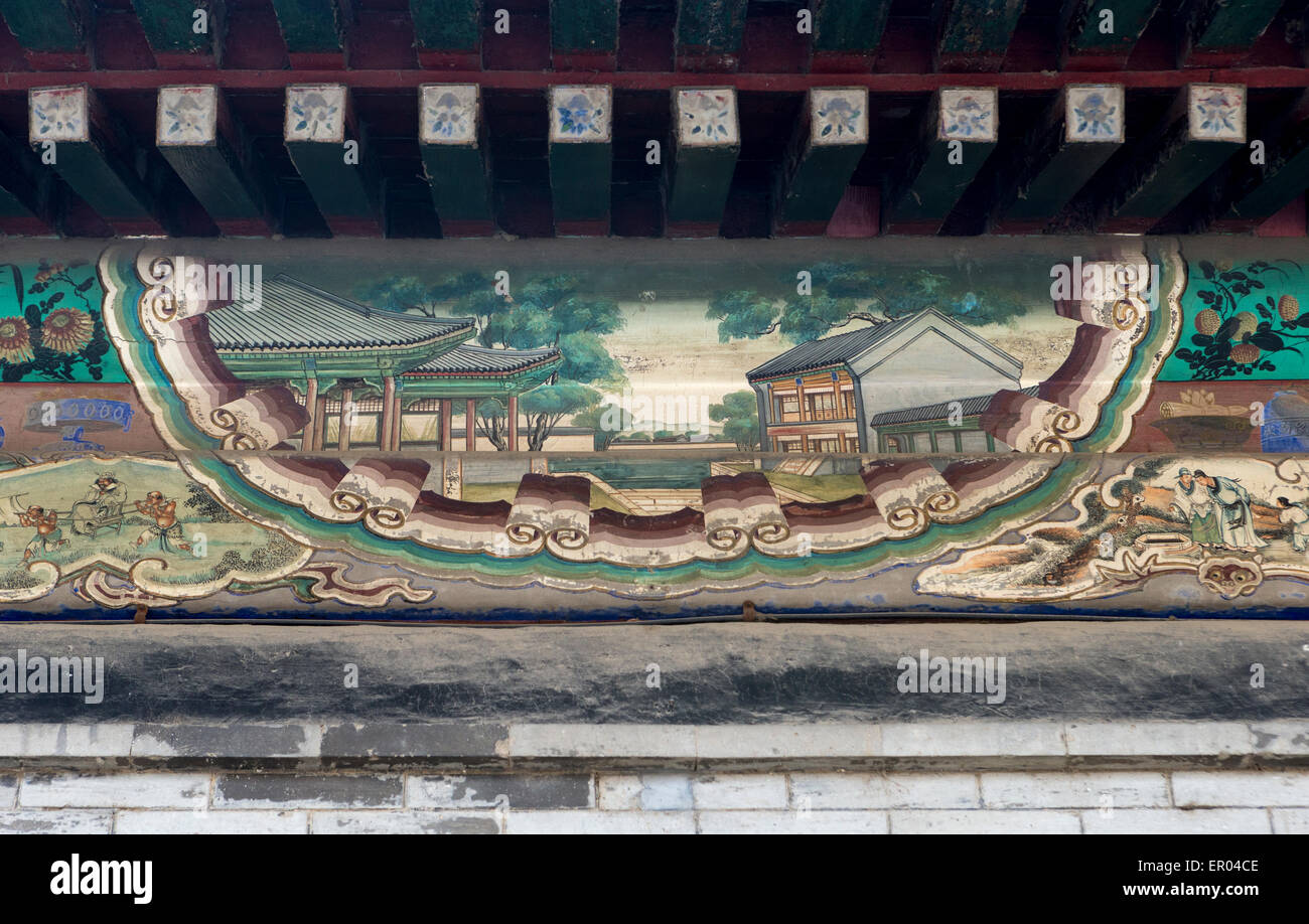 Detalle del Corredor Largo (Chang Lang), a 728 metros pasillo cubierto en el Palacio de Verano en Beijing que aloja numerosas pinturas Foto de stock