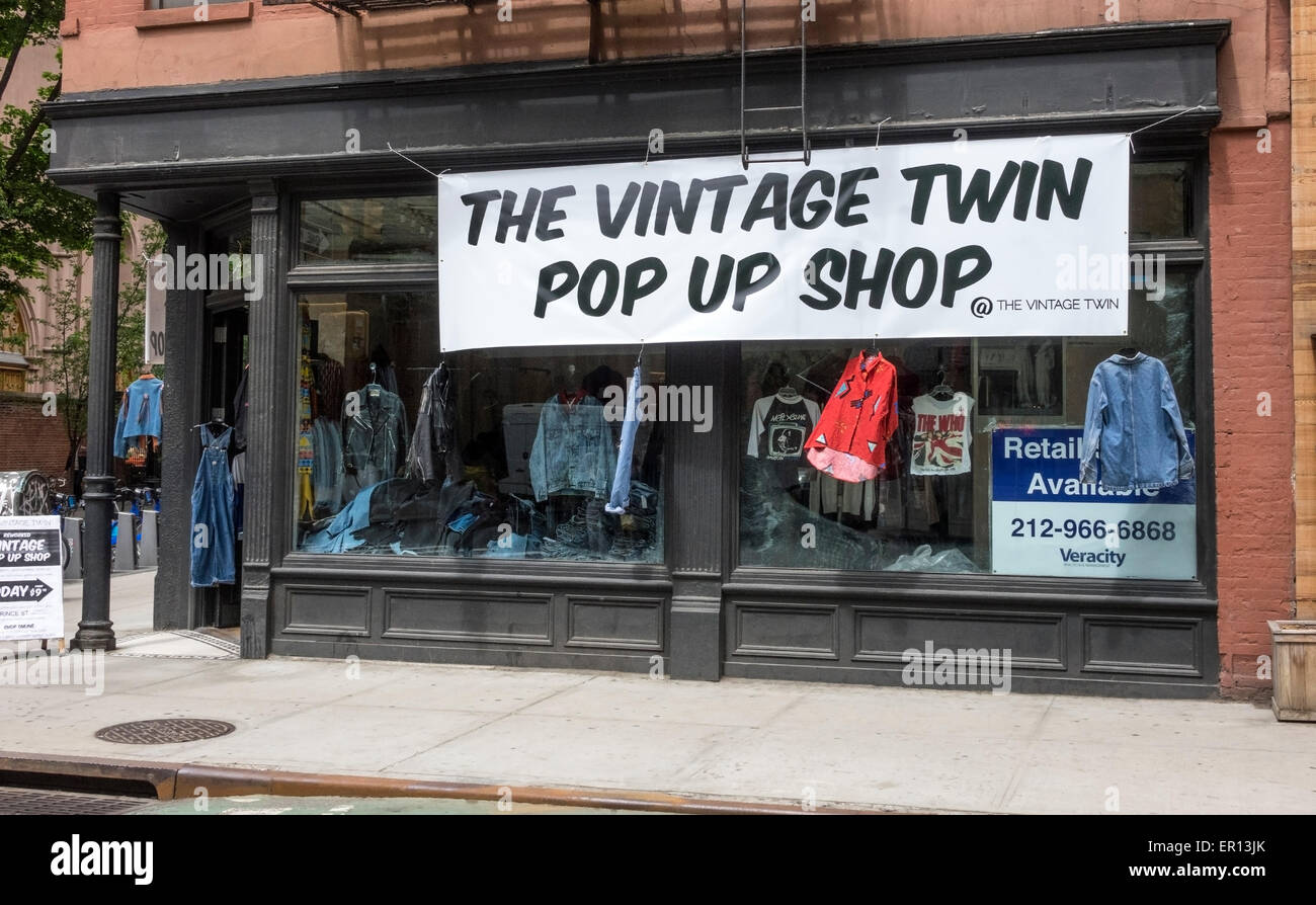 Pop Tienda de venta de ropa en Nolita en la Ciudad de Nueva York Fotografía de stock - Alamy