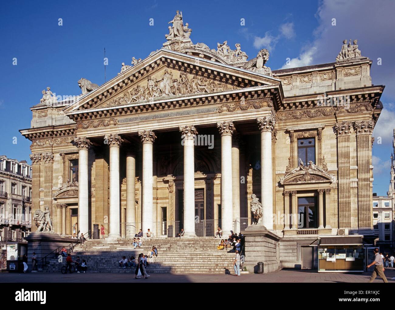 Edificio de la Bolsa de Bruselas, Bruselas, Bélgica, el oeste de Europa  Fotografía de stock - Alamy