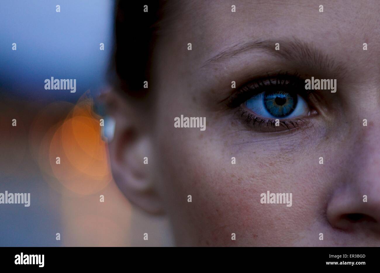 Cerca de un ojo de mujer Foto de stock