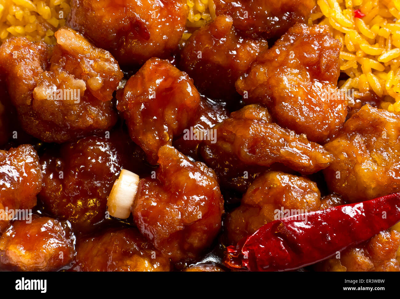Caliente y picante de pollo del General Tso comida china takeout Fotografía  de stock - Alamy