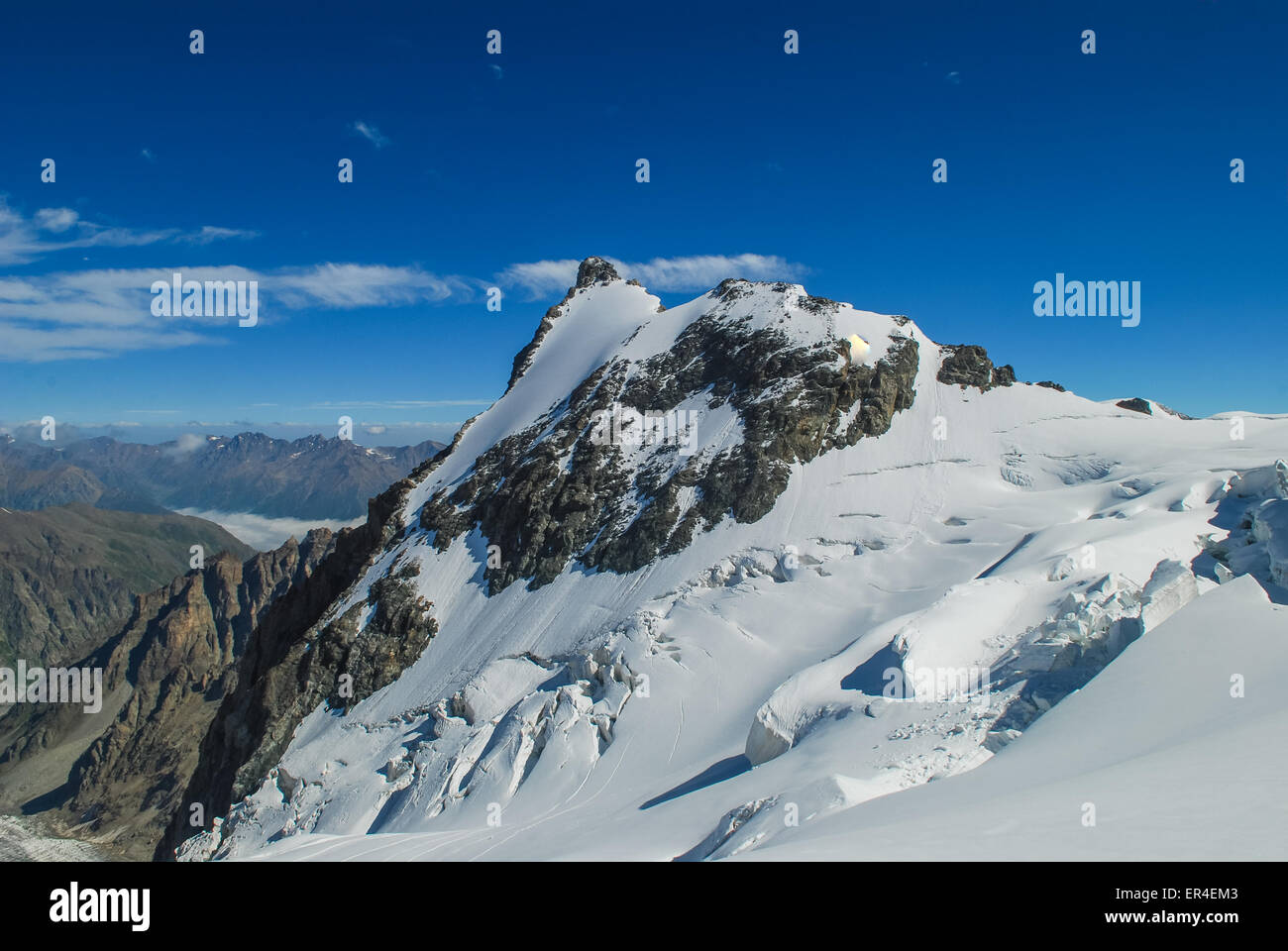 Las montañas del norte del Cáucaso. Foto de stock