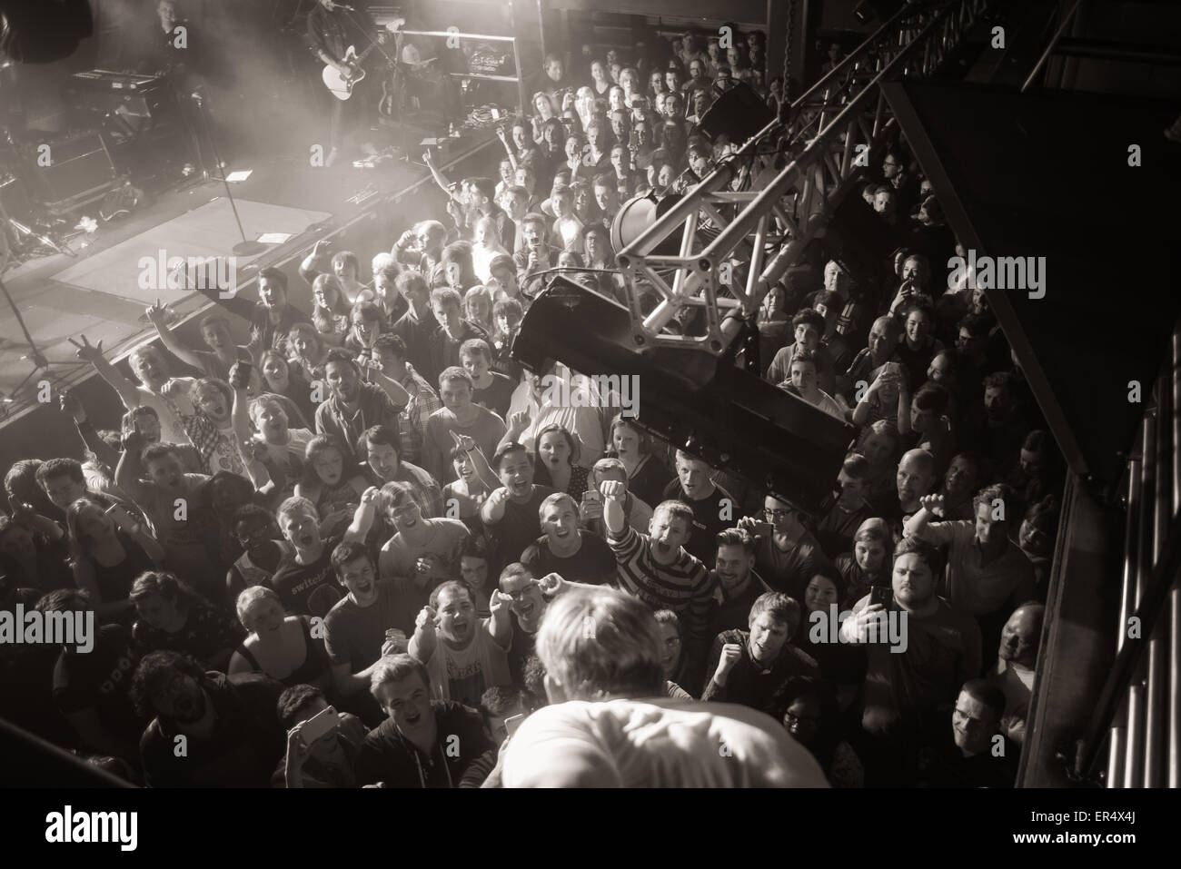 Switchfoot jugando el líquido Habitaciones Edimburgo 2015 Jon foreman multitud Foto de stock