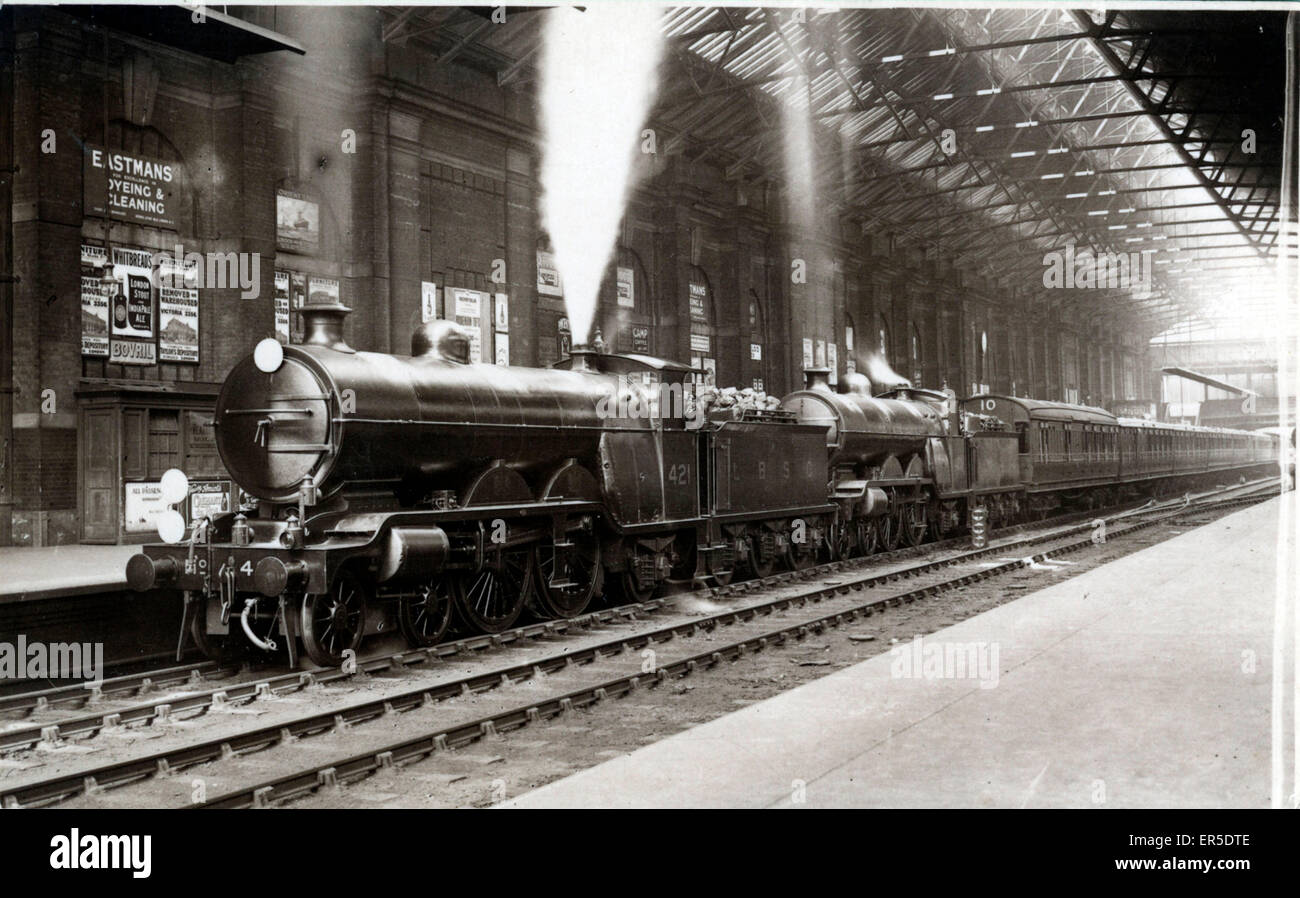 442 Doble Cabeza de tren, la estación de tren Victoria