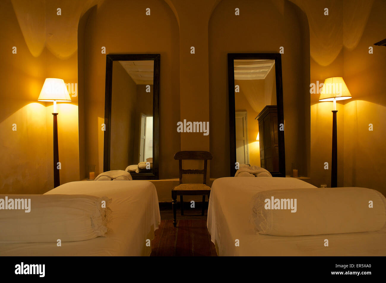 Reposeras en el ayurveda spa del hotel de lujo de 5 estrellas Hotel  Amangalle, Galle, Sri Lanka, costa suroeste Fotografía de stock - Alamy