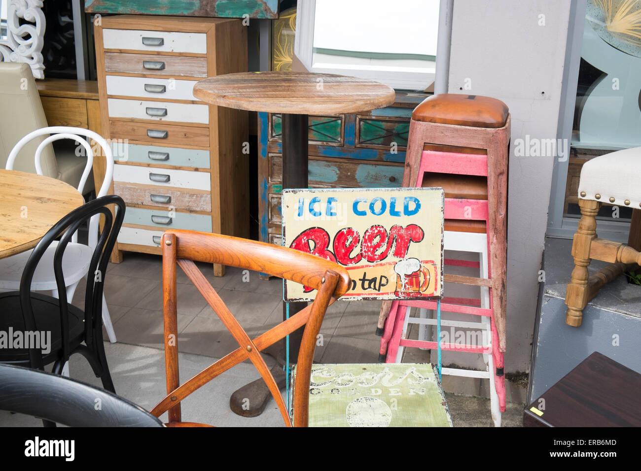 Descuento decoración de muebles para el hogar fotografías e imágenes de  alta resolución - Alamy