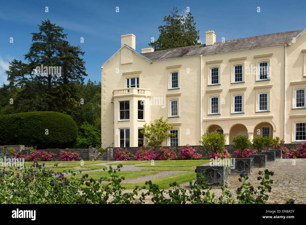 Carmarthenshire, Gales, Aberglasney Llangathen, Casa y Jardín claustro Foto de stock